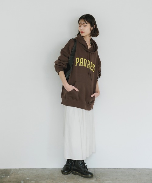 MLB（メジャーリーグベースボール）の「MLB/エムエルビー PRINT LOGO HOODIE ワッペンデザイン ドロップショルダープルオーバーパーカー（パーカー・メンズ・グレー/ブラウン/ネイビー・M/XL/L）」の19枚目の写真