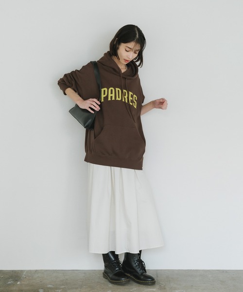 MLB（メジャーリーグベースボール）の「MLB/エムエルビー PRINT LOGO HOODIE ワッペンデザイン ドロップショルダープルオーバーパーカー（パーカー・メンズ・グレー/ブラウン/ネイビー・M/XL/L）」の20枚目の写真