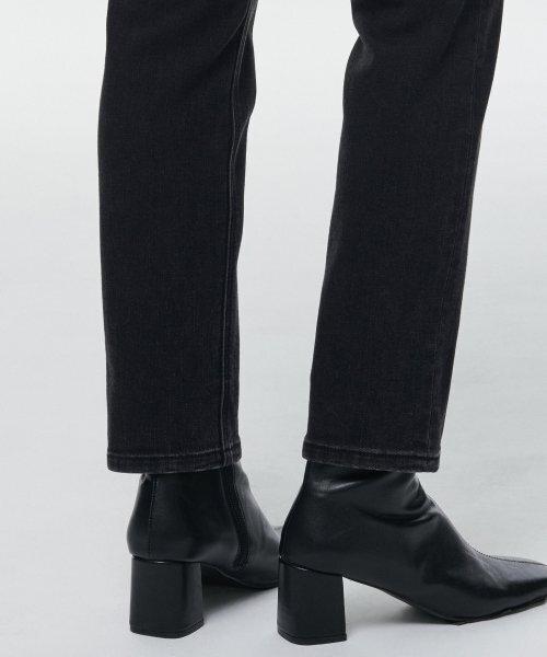MUSINSA STANDARD WOMAN（ムシンサスタンダードウーマン）の「ウィメンズ裏起毛スリムフィットデニムパンツ[ブラック]（デニムパンツ・レディース・その他・30/24/25/26/27/28/29）」の6枚目の写真