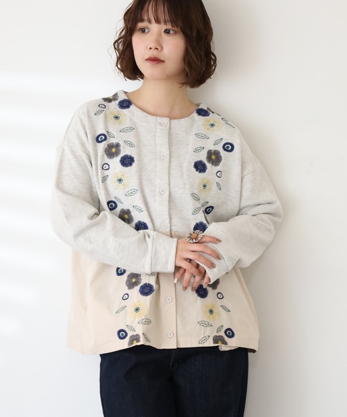 Emago(イマゴ)の「EMAGO 切替え花刺繍カーデ 長袖(カーディガン/ボレロ・レディース・アイボリー/ブラック/マスタード・FREE)」の1枚目の写真