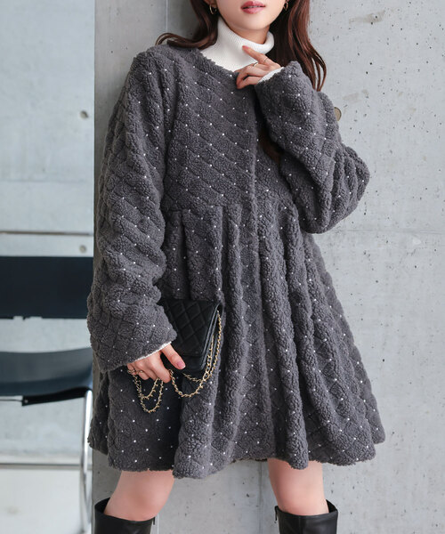 Petitle（プチレ）の「[ 低身長向けサイズ ] ボリュームペプラムコート（ノーカラーコート・レディース・チャコール/ブラック・PM）」の2枚目の写真