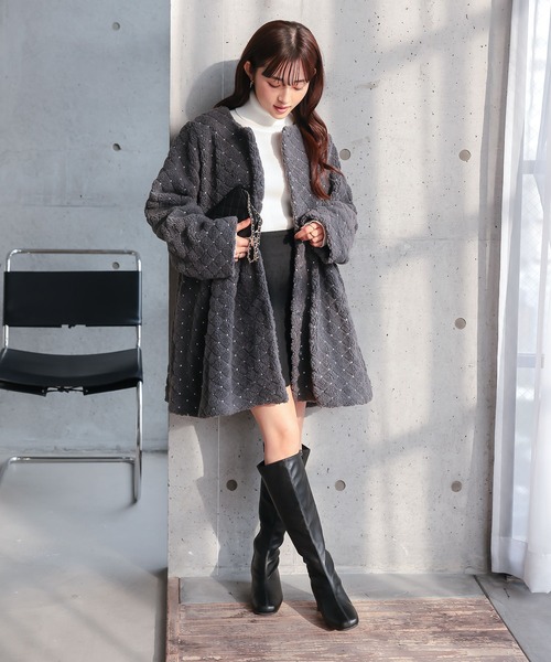 Petitle（プチレ）の「[ 低身長向けサイズ ] ボリュームペプラムコート（ノーカラーコート・レディース・チャコール/ブラック・PM）」の8枚目の写真