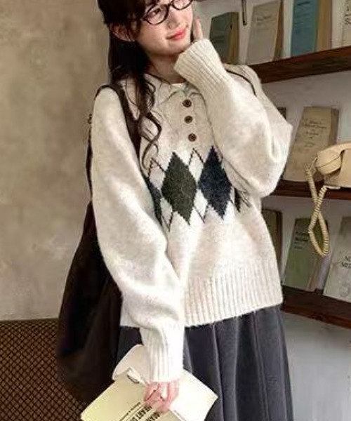 Achic(アシック)の「アーガイル柄 ニットカーディガン(ニット/セーター・レディース・ホワイト/ブラウン/ダークグレー・M)」の18枚目の写真