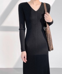 CHUN CHUN NOTES（チュンチュンノーツ）の「フィット＆フレア Ｖネックニットワンピース／フェミニン（ワンピース）」