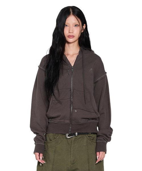 AAKAM（アーカム）の「Eyelet Damaged Zip-Up Hoodie (Brown)（パーカー・レディース・その他・1/2）」の5枚目の写真