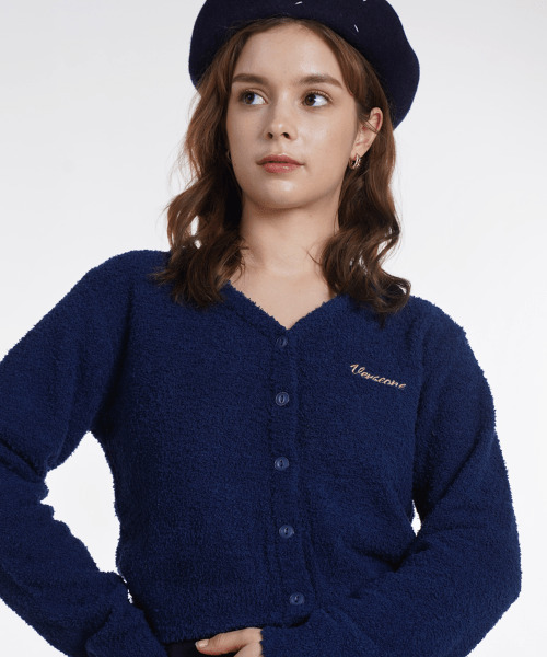 VERSE ONE(バースワン)の「EMBROIDERED LOGO CARDIGAN NAVY(NEW)(カーディガン/ボレロ・レディース・その他・SMALL/MEDIUM)」の2枚目の写真
