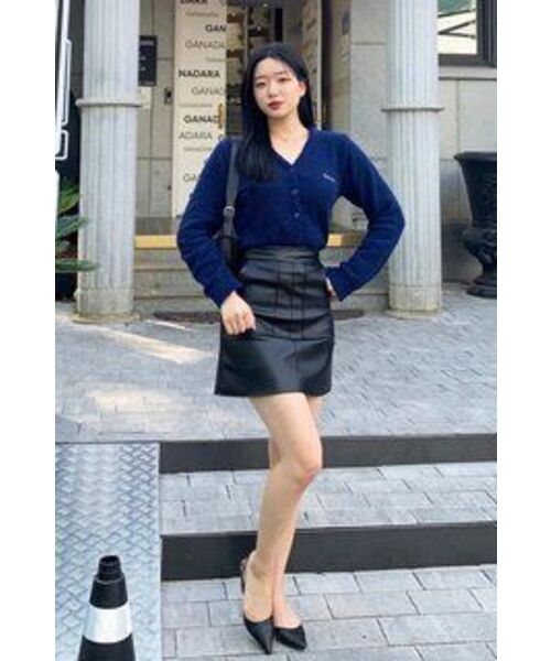 VERSE ONE(バースワン)の「EMBROIDERED LOGO CARDIGAN NAVY(NEW)(カーディガン/ボレロ・レディース・その他・SMALL/MEDIUM)」の19枚目の写真