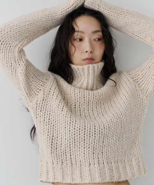 NUJOH(ヌゾ)の「Chunky High Neck Knit / チャンキーハイネックニット(ニット/セーター・レディース・ライトベージュ/ブルー/チャコールグレー/グレー・FREE)」の1枚目の写真