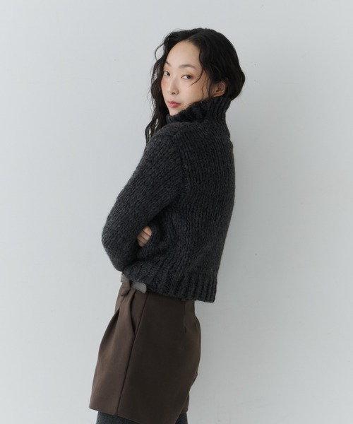 NUJOH(ヌゾ)の「Chunky High Neck Knit / チャンキーハイネックニット(ニット/セーター・レディース・ライトベージュ/ブルー/チャコールグレー/グレー・FREE)」の9枚目の写真