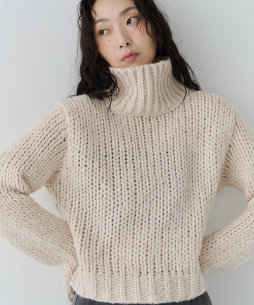 NUJOH(ヌゾ)の「Chunky High Neck Knit / チャンキーハイネックニット(ニット/セーター・レディース・ライトベージュ/ブルー/チャコールグレー/グレー・FREE)」の16枚目の写真