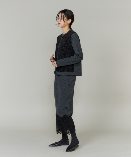 INED(イネド)の「レースニットスカート【セットアップ対応】(スカート・レディース・ブラック/チャコールグレー・9号/7号)」の4枚目の写真