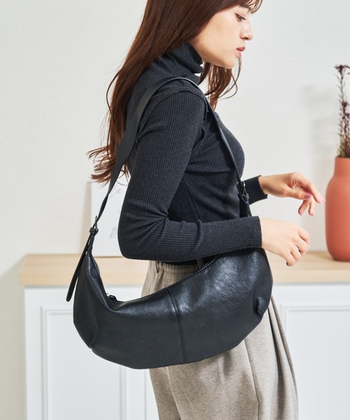 MISCH MASCH（ミッシュマッシュ）の「一部店舗限定 ハーフムーンワンショルダーバッグ（ショルダーバッグ・レディース・ブラウン/ブラック・ﾌﾘ-）」の11枚目の写真