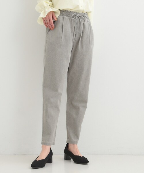 SHOO・LA・RUE（シューラルー）の「【ライトオンスデニム/S-LL】らくらく イージーデニムテーパードパンツ（デニムパンツ・レディース・ブルー系その他/ライトグレー/ライトブルー/ブラック・04/03/02/01）」の5枚目の写真