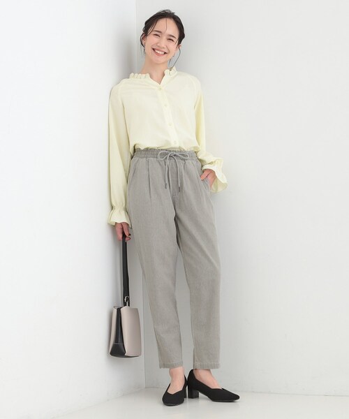 SHOO・LA・RUE（シューラルー）の「【ライトオンスデニム/S-LL】らくらく イージーデニムテーパードパンツ（デニムパンツ・レディース・ブルー系その他/ライトグレー/ライトブルー/ブラック・04/03/02/01）」の7枚目の写真