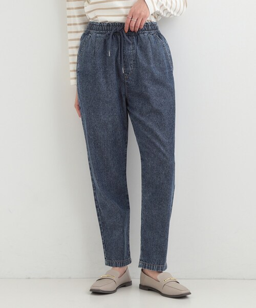 SHOO・LA・RUE（シューラルー）の「【ライトオンスデニム/S-LL】らくらく イージーデニムテーパードパンツ（デニムパンツ・レディース・ブルー系その他/ライトグレー/ライトブルー/ブラック・04/03/02/01）」の17枚目の写真