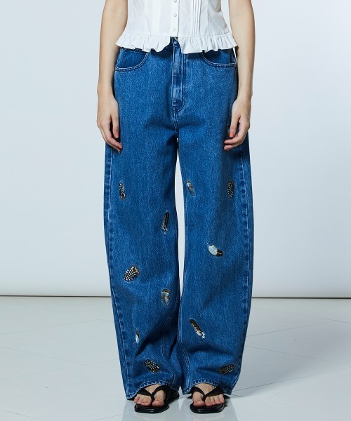 DOUBLE STANDARD CLOTHING(ダブルスタンダードクロージング)の「フェザー刺繍 デニムパンツ(デニムパンツ・レディース・ブラウン/インディゴブルー・38/36/34)」の3枚目の写真