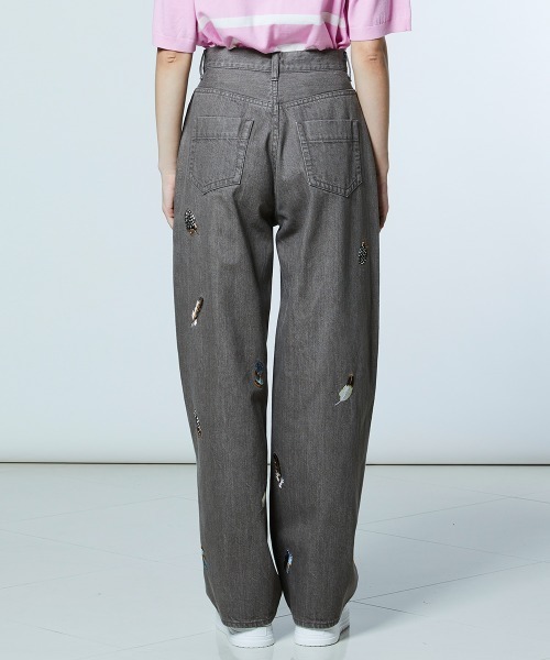 DOUBLE STANDARD CLOTHING(ダブルスタンダードクロージング)の「フェザー刺繍 デニムパンツ(デニムパンツ・レディース・ブラウン/インディゴブルー・38/36/34)」の5枚目の写真