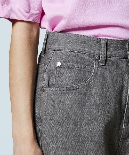 DOUBLE STANDARD CLOTHING(ダブルスタンダードクロージング)の「フェザー刺繍 デニムパンツ(デニムパンツ・レディース・ブラウン/インディゴブルー・38/36/34)」の9枚目の写真