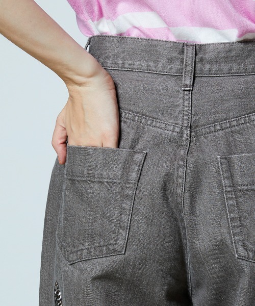 DOUBLE STANDARD CLOTHING(ダブルスタンダードクロージング)の「フェザー刺繍 デニムパンツ(デニムパンツ・レディース・ブラウン/インディゴブルー・38/36/34)」の12枚目の写真