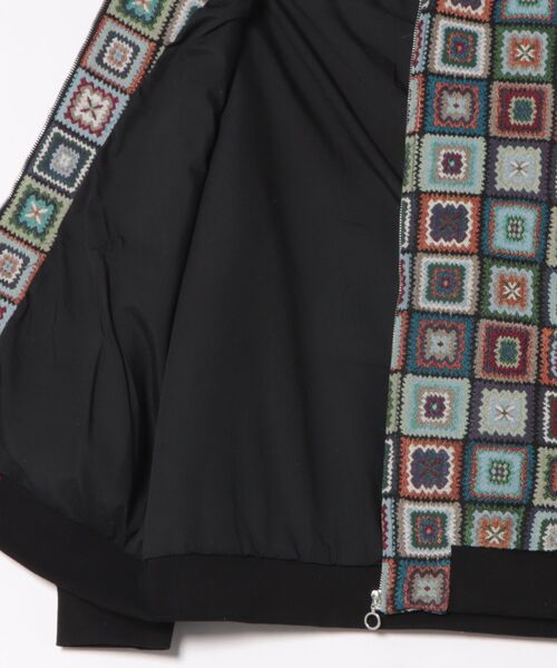 Revo.(レボ)の「Revo. ヴィンテージライク クロシェパターン ゴブラン ジャガード 総柄 ジップアップ フードブルゾン(ブルゾン・メンズ・B/A・2/1)」の9枚目の写真