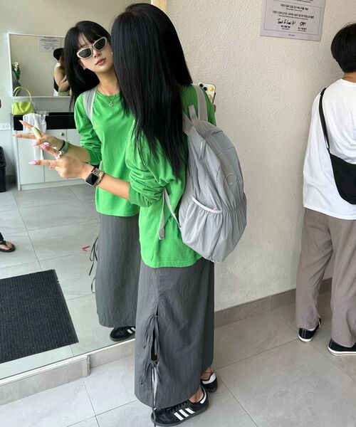 CHOROK STUDIO(チョロクスタジオ)の「Nagaja Peanut Bag #1 (Grey)(バックパック/リュック・レディース・ライトグレー・FREE)」の6枚目の写真