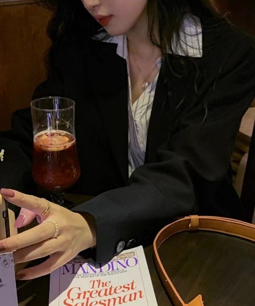 Ritzy(リッツィー)の「ベーシックシングルオーバーサイズ ダブルテーラードジャケット(テーラードジャケット・レディース・ホワイト/ブラック/モカ・M/S/L)」の6枚目の写真