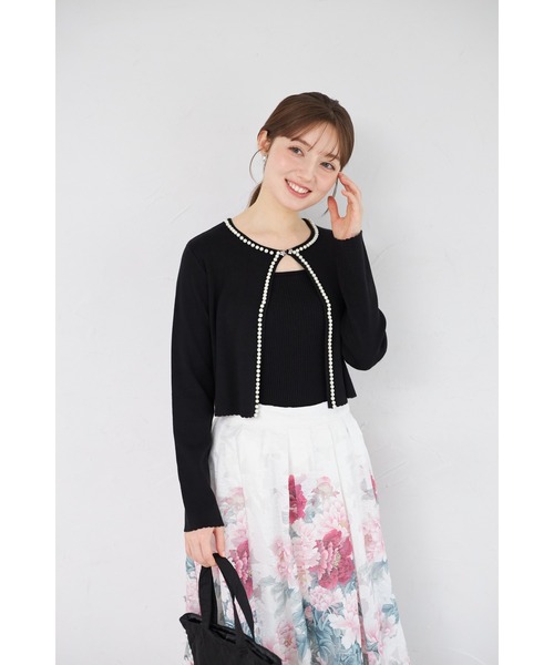 tocco closet(トッコ クローゼット)の「パールラインフロントホックニットカーディガン(カーディガン/ボレロ・レディース・ブラック/オフホワイト/ネイビー・M)」の9枚目の写真