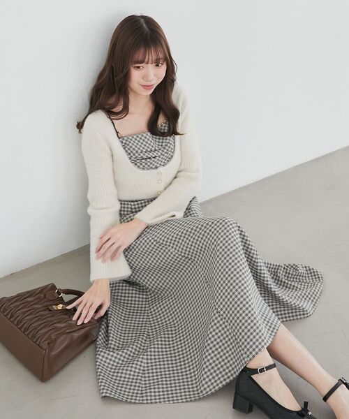 MAJESTIC LEGON(マジェスティックレゴン)の「シャギーカーデセットキャミワンピース(ワンピース・レディース・ホワイト系その他2/ブラック系その他・SMALL/MEDIUM)」の1枚目の写真