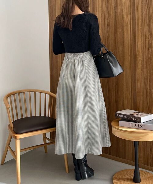 MAJESTIC LEGON(マジェスティックレゴン)の「シャギーカーデセットキャミワンピース(ワンピース・レディース・ホワイト系その他2/ブラック系その他・SMALL/MEDIUM)」の6枚目の写真