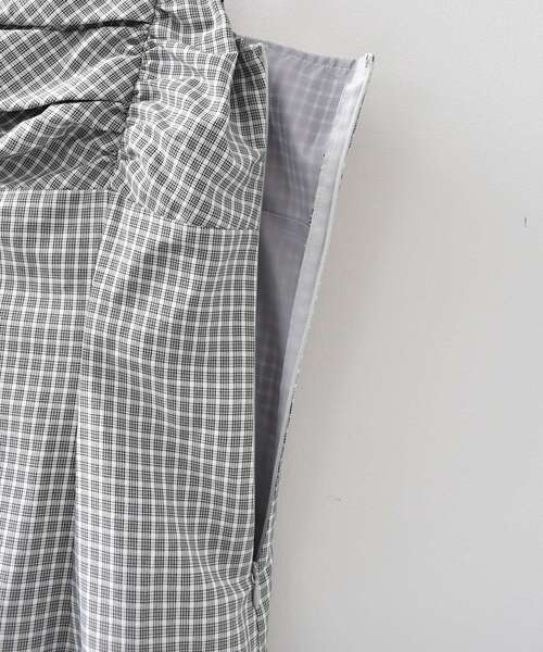 MAJESTIC LEGON(マジェスティックレゴン)の「シャギーカーデセットキャミワンピース(ワンピース・レディース・ホワイト系その他2/ブラック系その他・SMALL/MEDIUM)」の9枚目の写真