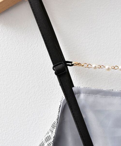 MAJESTIC LEGON(マジェスティックレゴン)の「シャギーカーデセットキャミワンピース(ワンピース・レディース・ホワイト系その他2/ブラック系その他・SMALL/MEDIUM)」の10枚目の写真