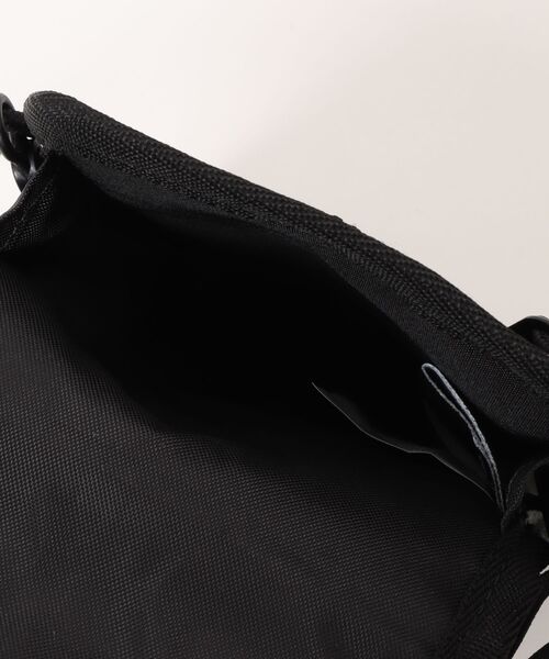 NEW ERA(ニューエラ)の「NEW ERA/ニューエラ ショルダーバッグ ネックポーチ 0.3L FRISK フリスク ブラック 14863780(ショルダーバッグ・メンズ・ブラック・FREE)」の15枚目の写真