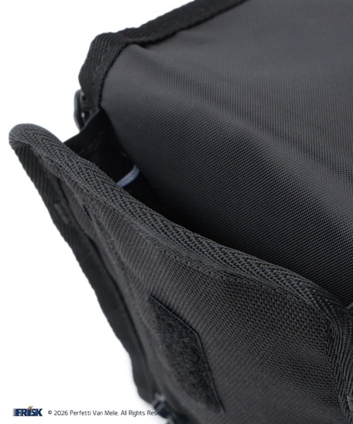 NEW ERA(ニューエラ)の「NEW ERA/ニューエラ ショルダーバッグ ネックポーチ 0.3L FRISK フリスク ブラック 14863780(ショルダーバッグ・メンズ・ブラック・FREE)」の7枚目の写真