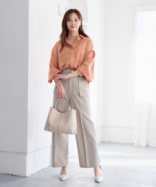 Andemiu（アンデミュウ）の「マッテサテンシャツ643461（シャツ/ブラウス・レディース・ブルー/アイボリー/オレンジ・FREE）」の13枚目の写真