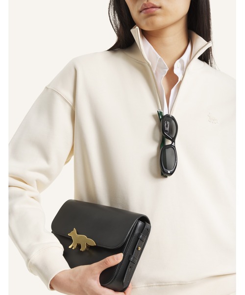 Maison Kitsune（メゾンキツネ）の「EDIE BAG（ショルダーバッグ・メンズ・ベージュ/ライトグリーン系/ブラック/ピンク/ダークブラウン・U）」の3枚目の写真