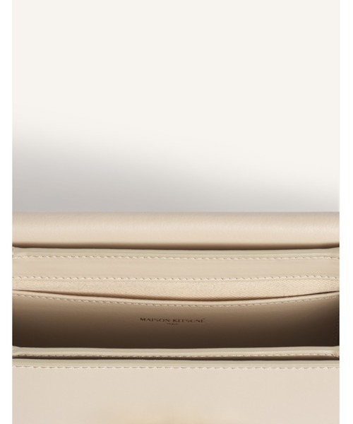 Maison Kitsune（メゾンキツネ）の「EDIE BAG（ショルダーバッグ・メンズ・ベージュ/ライトグリーン系/ブラック/ピンク/ダークブラウン・U）」の12枚目の写真