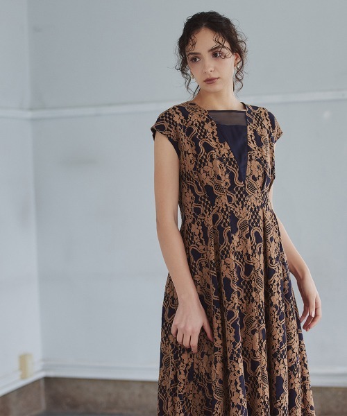 Callarus(カラルス)の「ウエストタックデザインレースフレアワンピースドレス〔Callarus〕(ドレス・レディース・ネイビー系/ブラック×グリーン・M/L/LL/3L)」の20枚目の写真