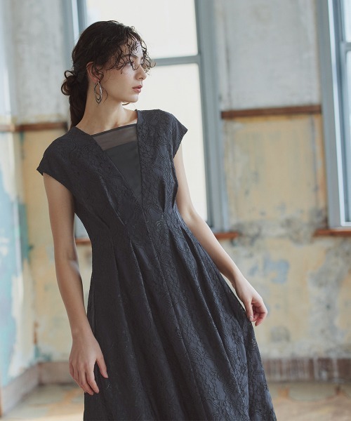 Callarus(カラルス)の「ウエストタックデザインレースフレアワンピースドレス〔Callarus〕(ドレス・レディース・ネイビー系/ブラック×グリーン・M/L/LL/3L)」の5枚目の写真