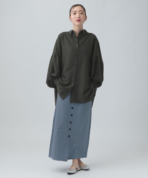 LEPSIM（レプシィム）の「サラキレ袖ボリュームチュニック　632559（シャツ/ブラウス・レディース・チャコールグレー/ホワイト/グリーン・FREE）」の17枚目の写真