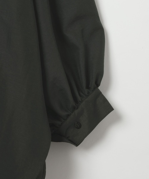 LEPSIM（レプシィム）の「サラキレ袖ボリュームチュニック　632559（シャツ/ブラウス・レディース・チャコールグレー/ホワイト/グリーン・FREE）」の5枚目の写真