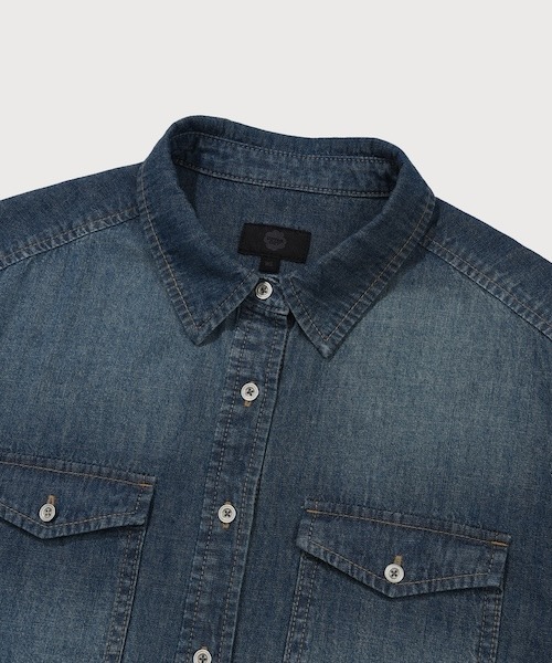 COVERNAT（カバーナット）の「WOMEN DENIM SHIRT（シャツ/ブラウス・レディース・ライトブルー/ブルー・MEDIUM/SMALL）」の13枚目の写真