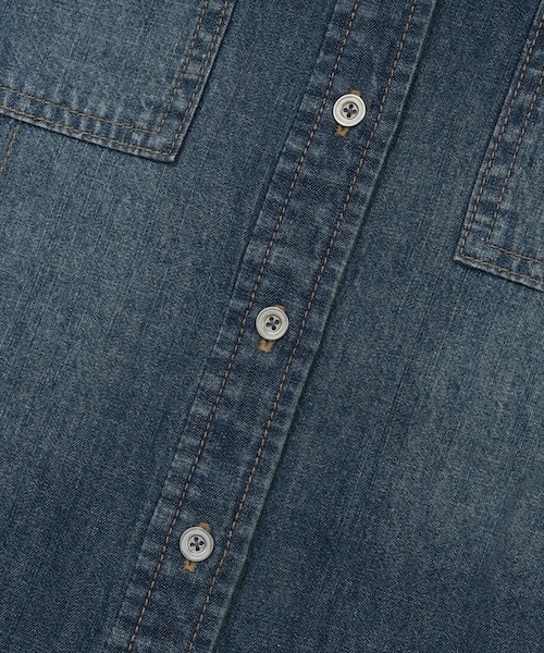 COVERNAT（カバーナット）の「WOMEN DENIM SHIRT（シャツ/ブラウス・レディース・ライトブルー/ブルー・MEDIUM/SMALL）」の15枚目の写真