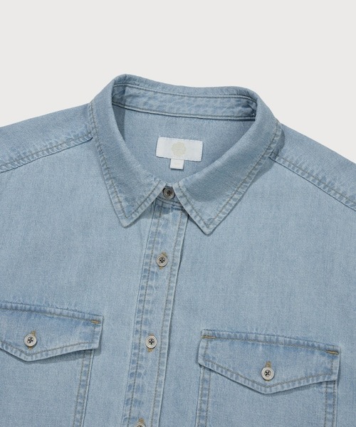COVERNAT（カバーナット）の「WOMEN DENIM SHIRT（シャツ/ブラウス・レディース・ライトブルー/ブルー・MEDIUM/SMALL）」の5枚目の写真