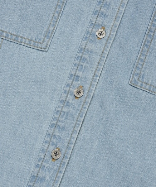COVERNAT（カバーナット）の「WOMEN DENIM SHIRT（シャツ/ブラウス・レディース・ライトブルー/ブルー・MEDIUM/SMALL）」の7枚目の写真