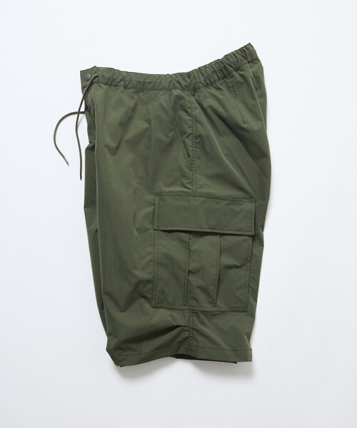 FREAK'S STORE（フリークスストア）の「限定展開 Quick Dry Fabric ワイドシルエット ポリリップクロス ショートカーゴパンツ/UVカット/速乾（カーゴパンツ・メンズ・オリーブ/ブラック/チャコールグレー/ベージュ・SMALL/MEDIUM/LARGE）」の10枚目の写真