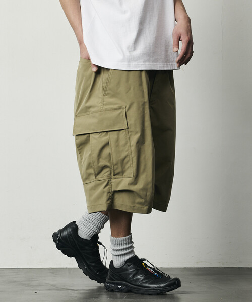 FREAK'S STORE（フリークスストア）の「限定展開 Quick Dry Fabric ワイドシルエット ポリリップクロス ショートカーゴパンツ/UVカット/速乾（カーゴパンツ・メンズ・オリーブ/ブラック/チャコールグレー/ベージュ・SMALL/MEDIUM/LARGE）」の20枚目の写真