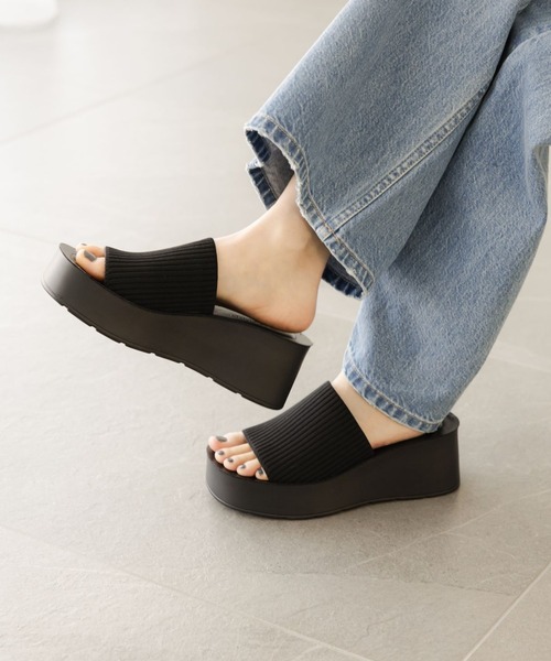 LOWRYS FARM（ローリーズファーム）の「カンドウフィットＫｎｉｔサンダル 637889（サンダル・レディース・ホワイト系その他5/ブラウン系その他6/ブラウン系その他/ブラック/ホワイト系その他/シルバー/ブラック系その他・SMALL/LARGE/MEDIUM）」の3枚目の写真