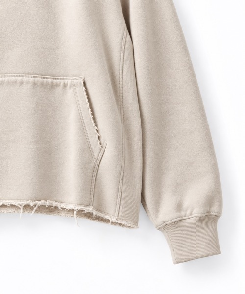 CANAL JEAN（キャナルジーン）の「Lakey Park　カットオフパーカープルオーバー（パーカー・レディース・ベージュ/ネイビー・ONE SIZE）」の12枚目の写真