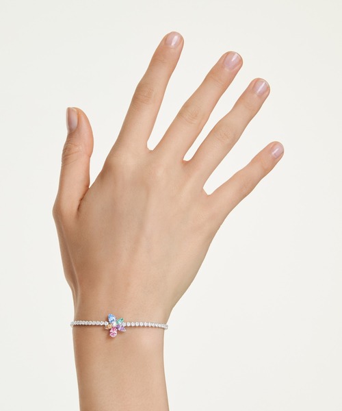 SWAROVSKI（スワロフスキー）の「【公式】【スワロフスキー】Ariana Grande x Swarovski ブレスレット, ミックスカット, フラワー, マルチカラー, ロジウム・プレーティング（ブレスレット・レディース・シルバー系その他・ONE SIZE）」の5枚目の写真