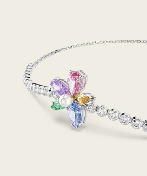 SWAROVSKI（スワロフスキー）の「【公式】【スワロフスキー】Ariana Grande x Swarovski ブレスレット, ミックスカット, フラワー, マルチカラー, ロジウム・プレーティング（ブレスレット・レディース・シルバー系その他・ONE SIZE）」の2枚目の写真
